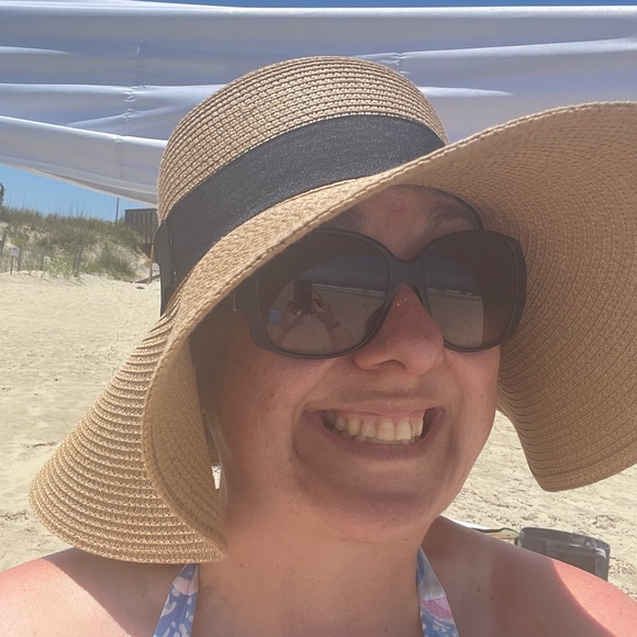 Meet your Posher, JoHanna - Picture 4 of 4